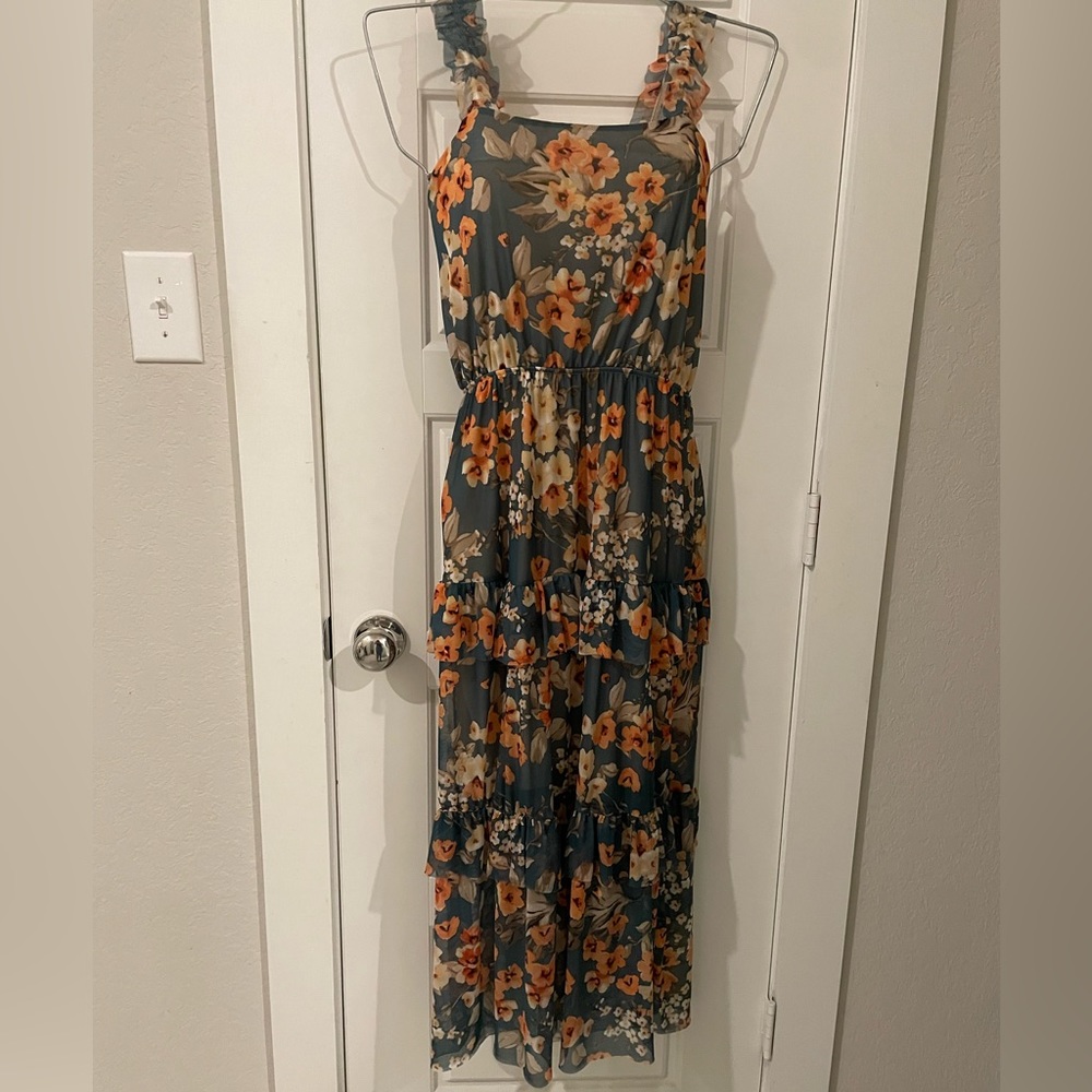 Romantic midi dress with ruffles